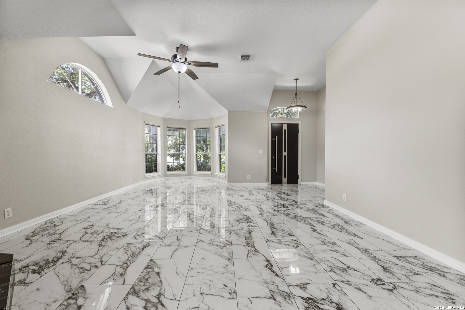 2555 Crested Heights Schertz TX 78154