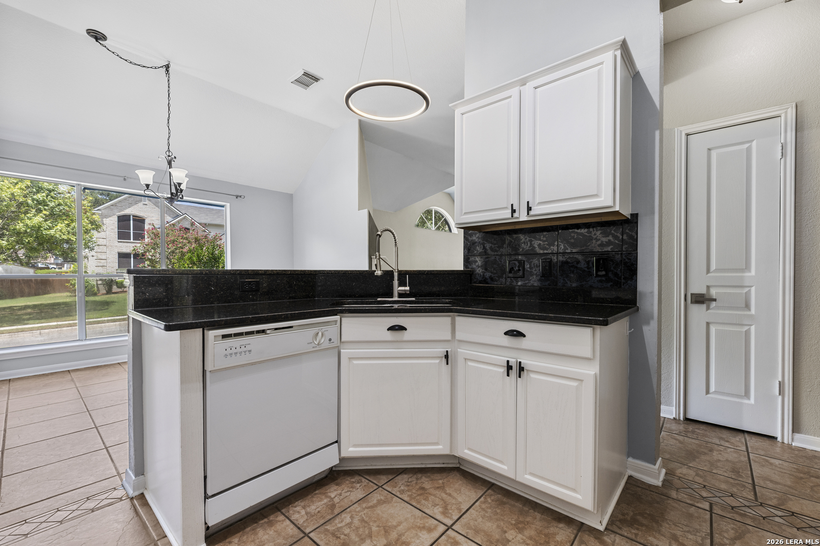 2555 Crested Heights Schertz TX 78154