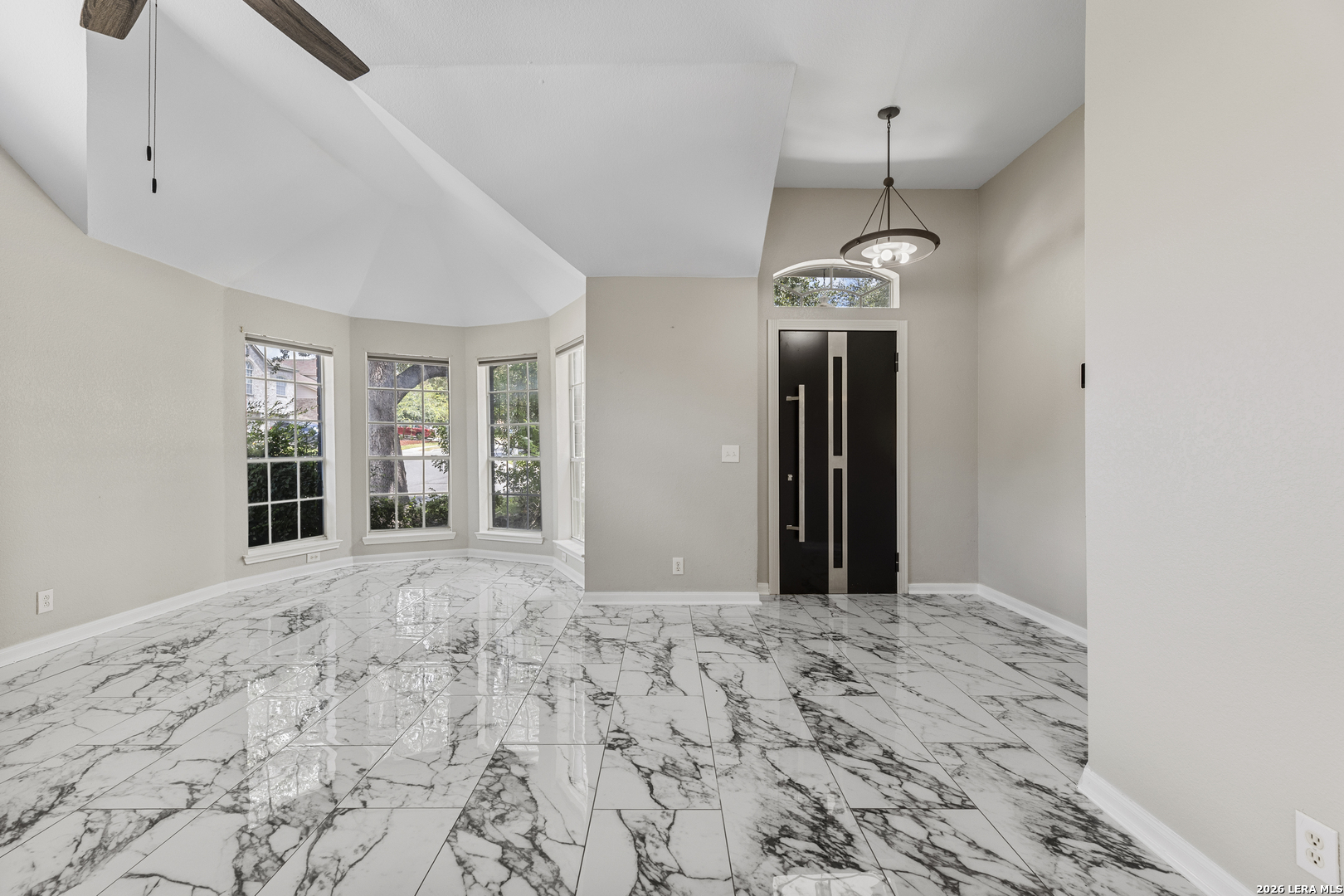 2555 Crested Heights Schertz TX 78154