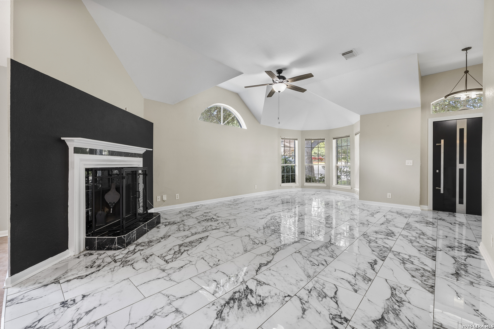 2555 Crested Heights Schertz TX 78154