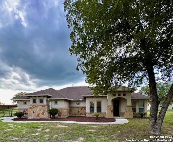 150 County Road 6868 W Natalia TX 78059