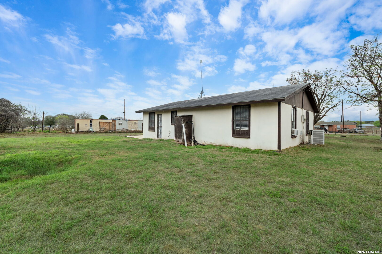 844 County Road 6846 Lytle TX 78052