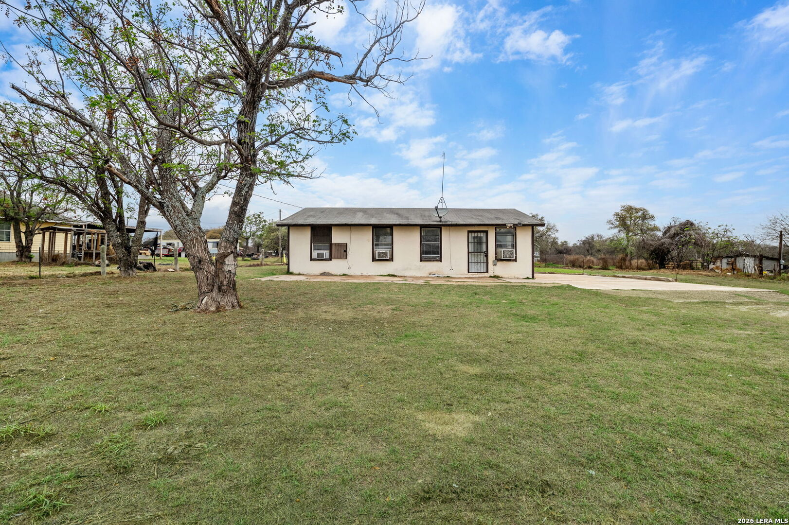 844 County Road 6846 Lytle TX 78052