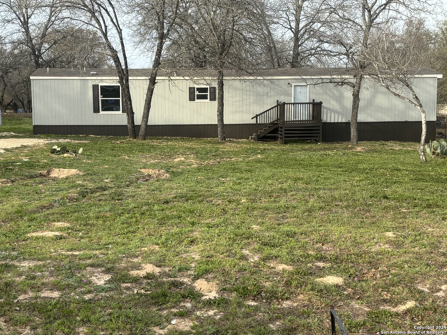 4527 New Mathis Road Elmendorf TX 78112