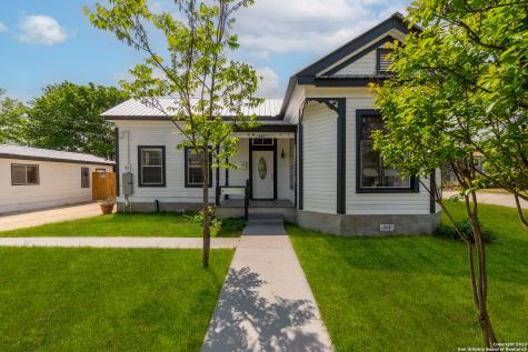 453 E Krezdorn Street Seguin TX 78155