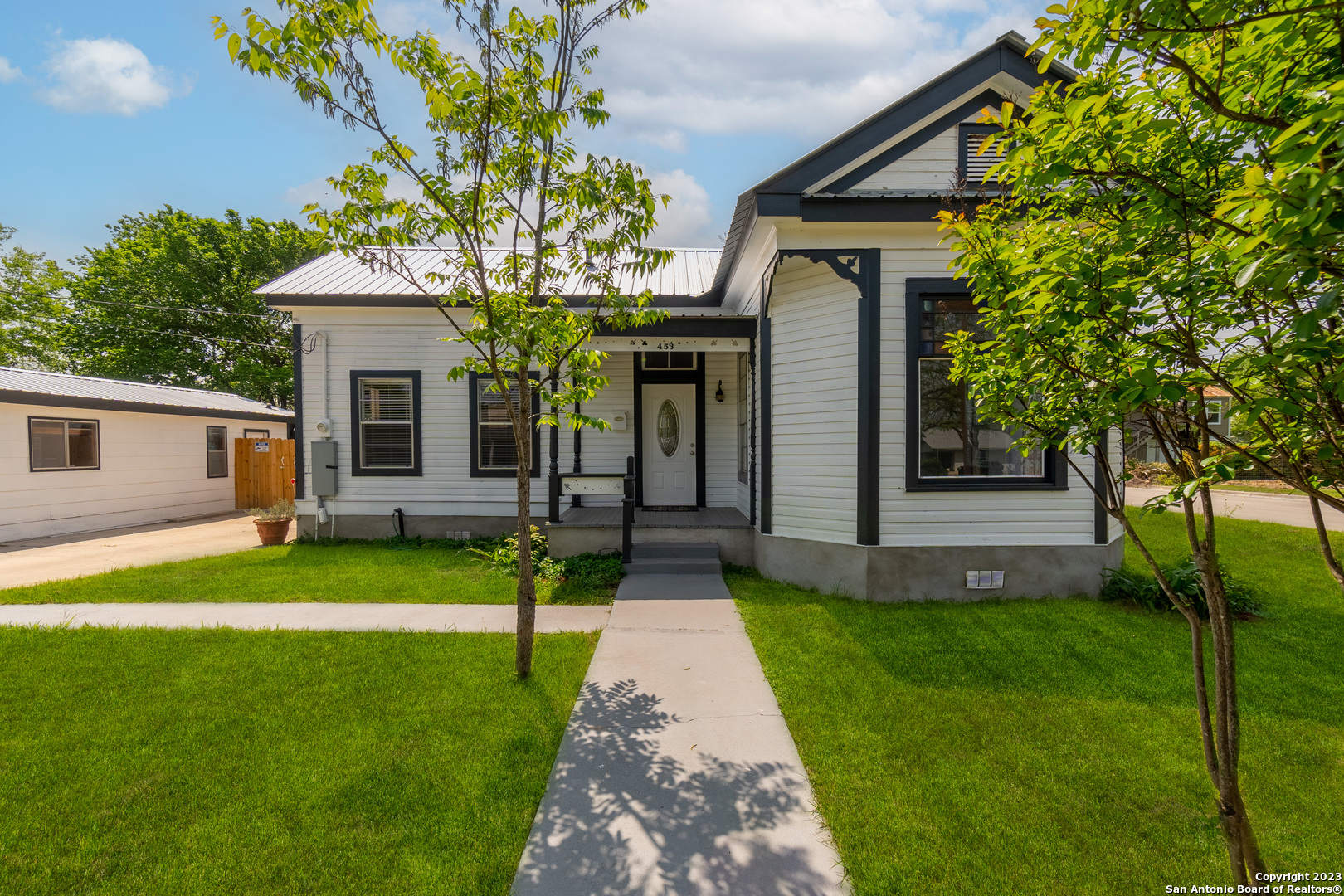 453 E Krezdorn Street Seguin TX 78155