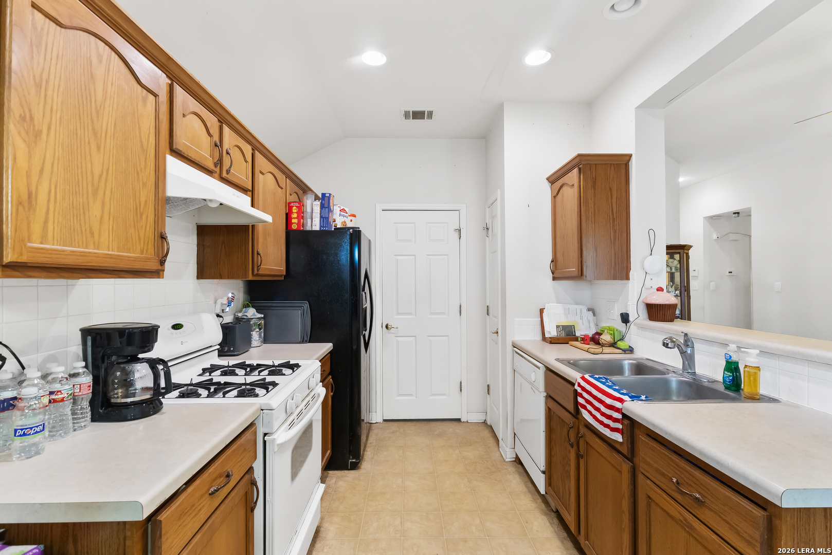 3827 Mistflower Drive Converse TX 78109
