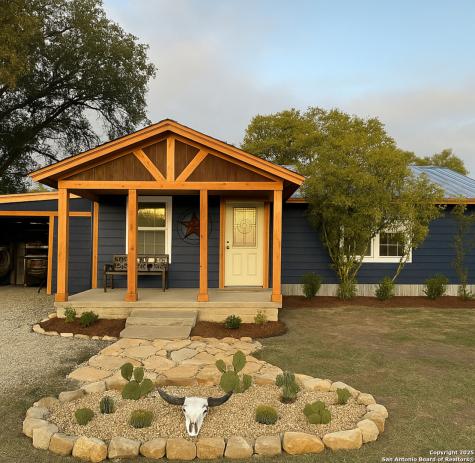 1503 N Hill Street Three Rivers TX 78071