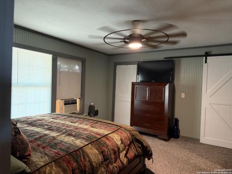 1503 N Hill Street Three Rivers TX 78071