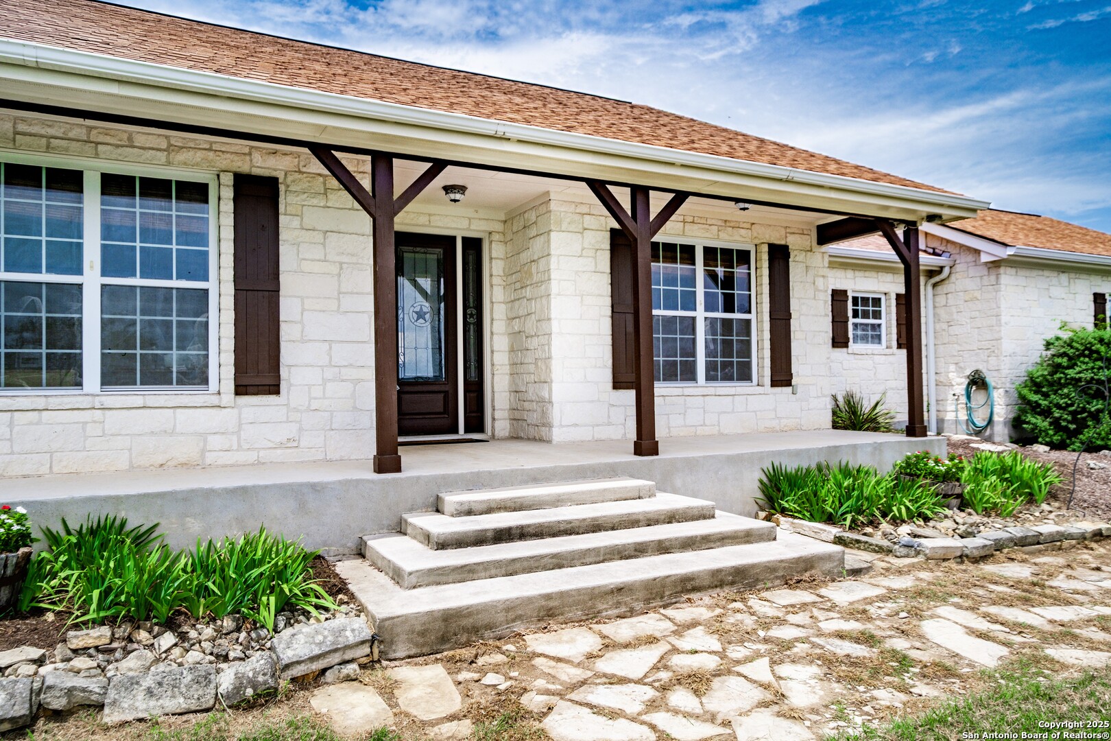 233 N Fork Bandera TX 78003