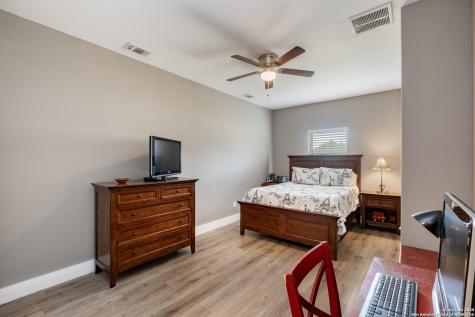 233 N Fork Bandera TX 78003