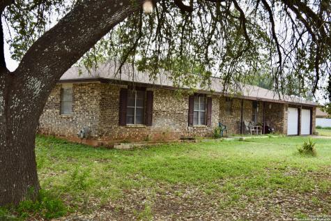 174 Encino Drive Pearsall TX 78061