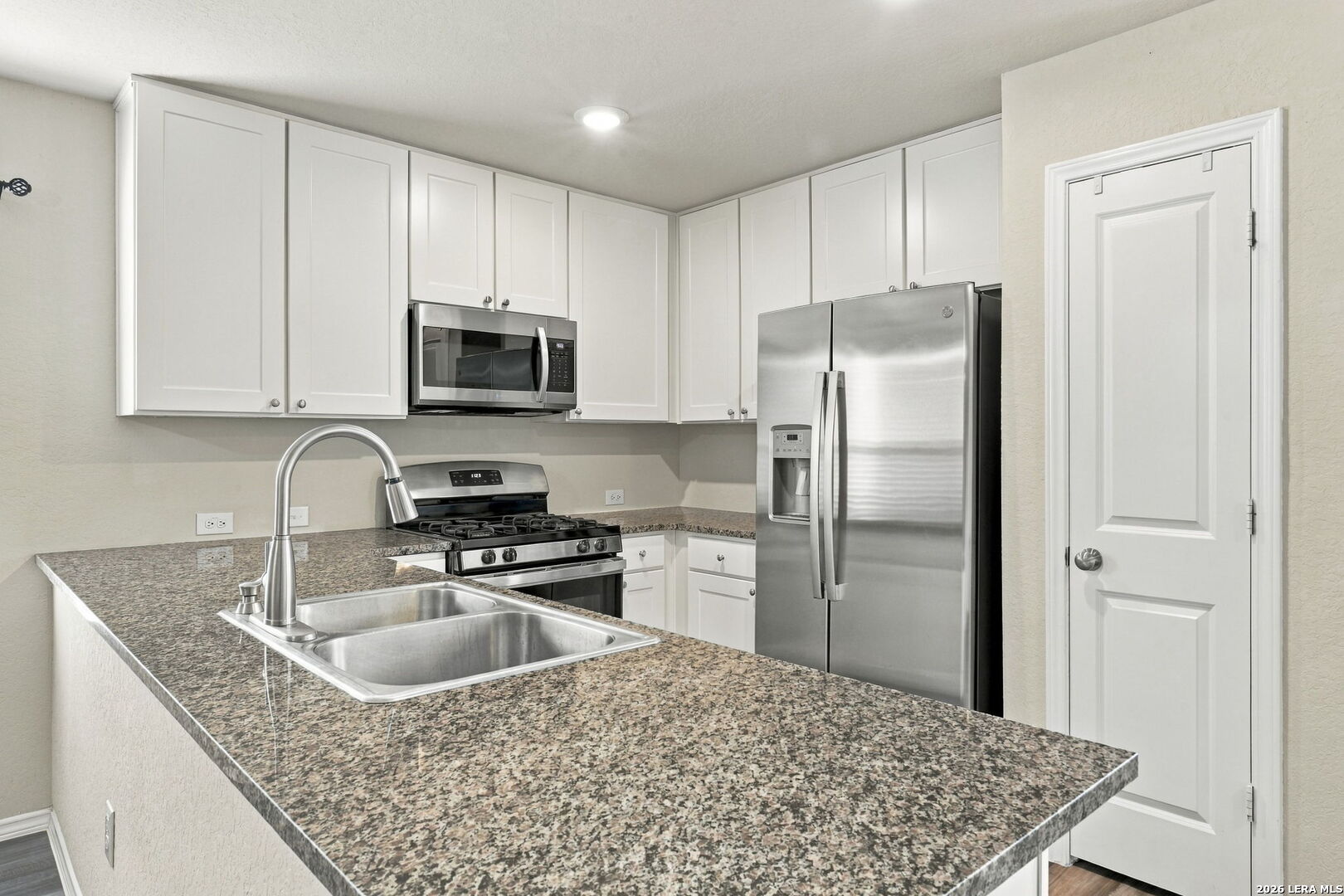 10214 Robbins Grove San Antonio TX 78245
