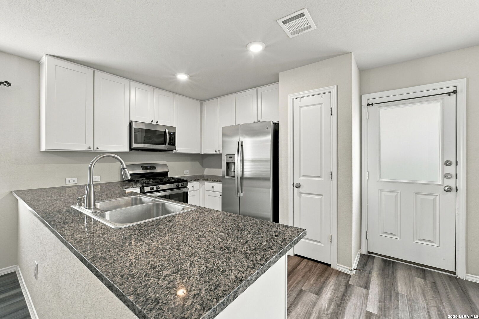 10214 Robbins Grove San Antonio TX 78245