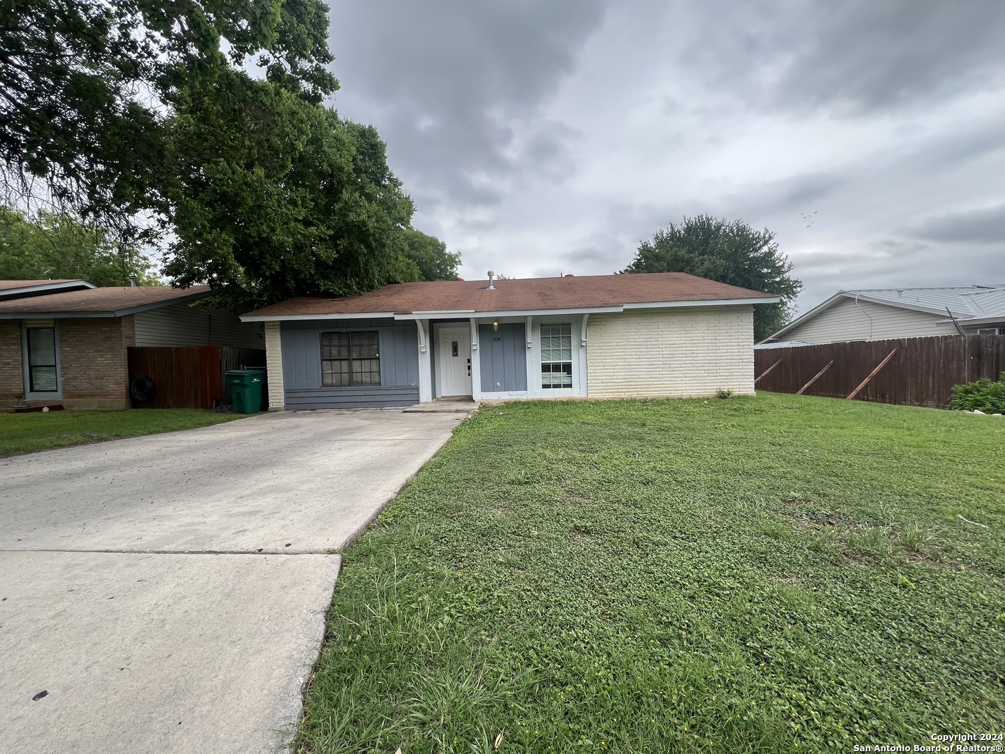 108 N Meadow Street Converse TX 78109