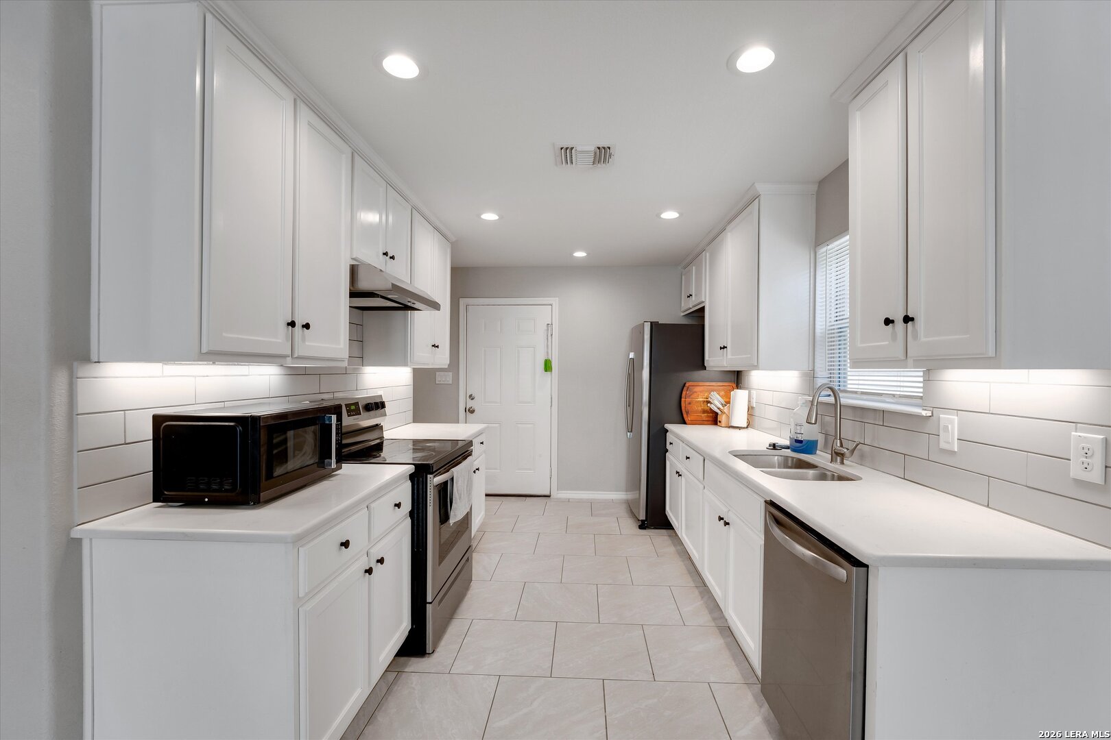 9391 Valley Gate San Antonio TX 78250