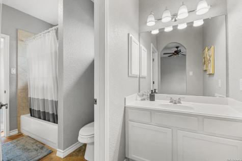 109 Breeze Ridge San Antonio TX 78260
