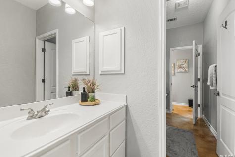 109 Breeze Ridge San Antonio TX 78260