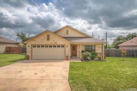 137 Parkcrest Floresville TX 78114