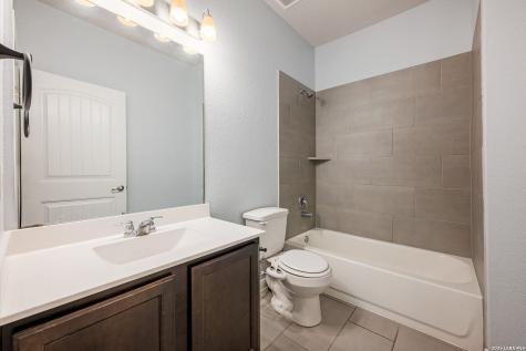 5903 Larkspur Valley San Antonio TX 78218
