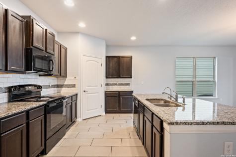5903 Larkspur Valley San Antonio TX 78218