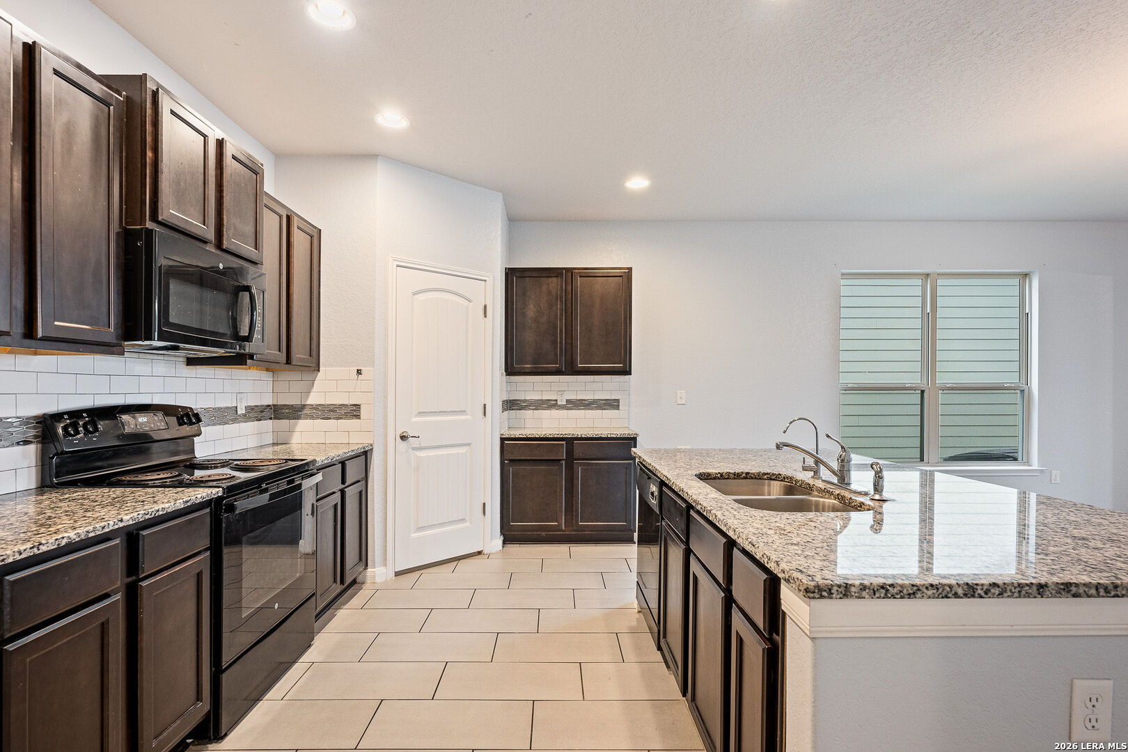5903 Larkspur Valley San Antonio TX 78218