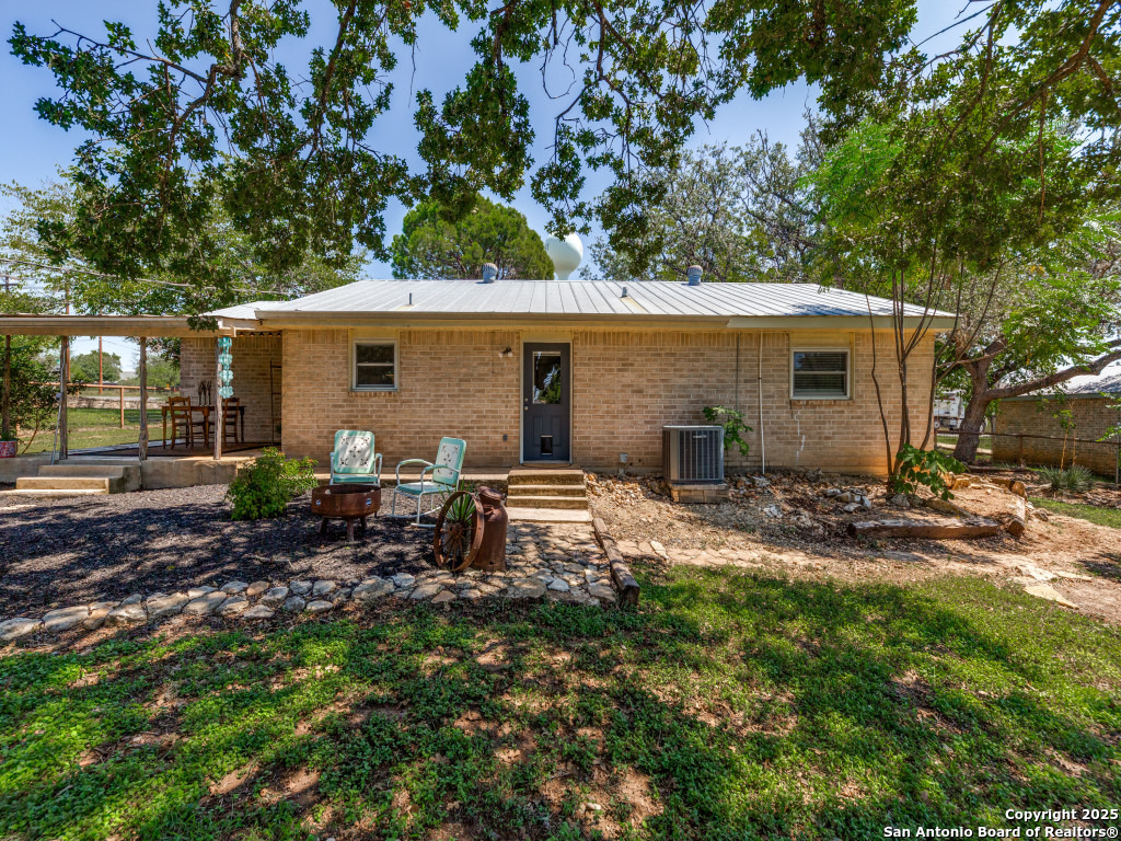 710 Fifth Comfort TX 78013