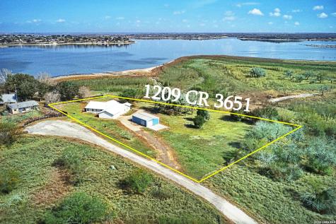 1209 County Road 3651 Sandia TX 78383