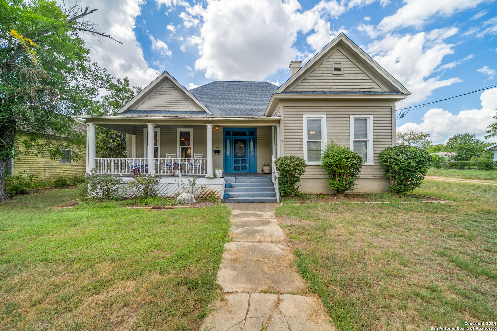 1415 1st Street Floresville TX 78114