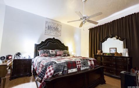 110 W Benton Avenue Devine TX 78016