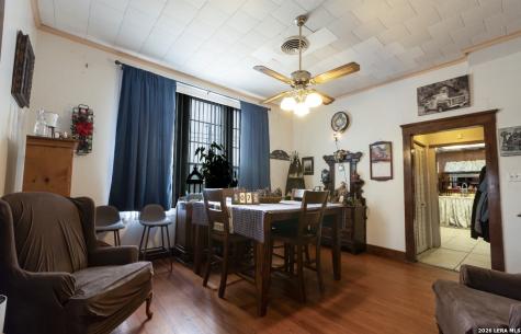 110 W Benton Avenue Devine TX 78016