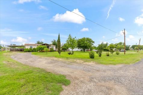 210 S County Road 5601 Castroville TX 78009