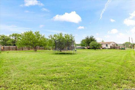 210 S County Road 5601 Castroville TX 78009