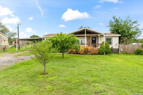 210 S County Road 5601 Castroville TX 78009