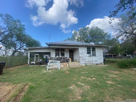 8451 Fm 327 Elmendorf TX 78112