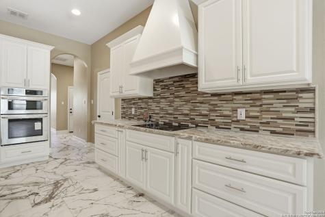 7802 Clearwater Boulevard Selma TX 78154