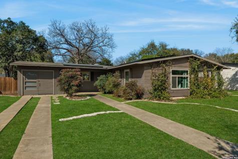 221 Seford Drive Terrell Hills TX 78209