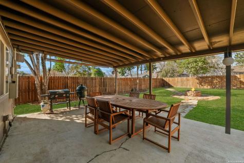 221 Seford Drive Terrell Hills TX 78209