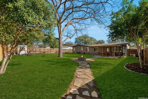 221 Seford Drive Terrell Hills TX 78209