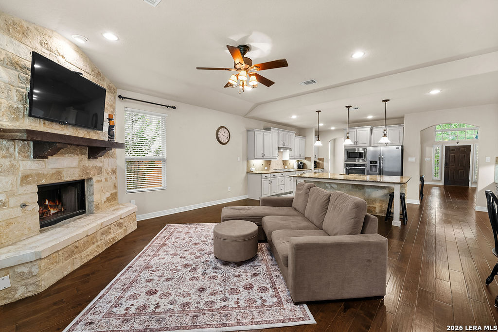 11304 Massive Mount Helotes TX 78023