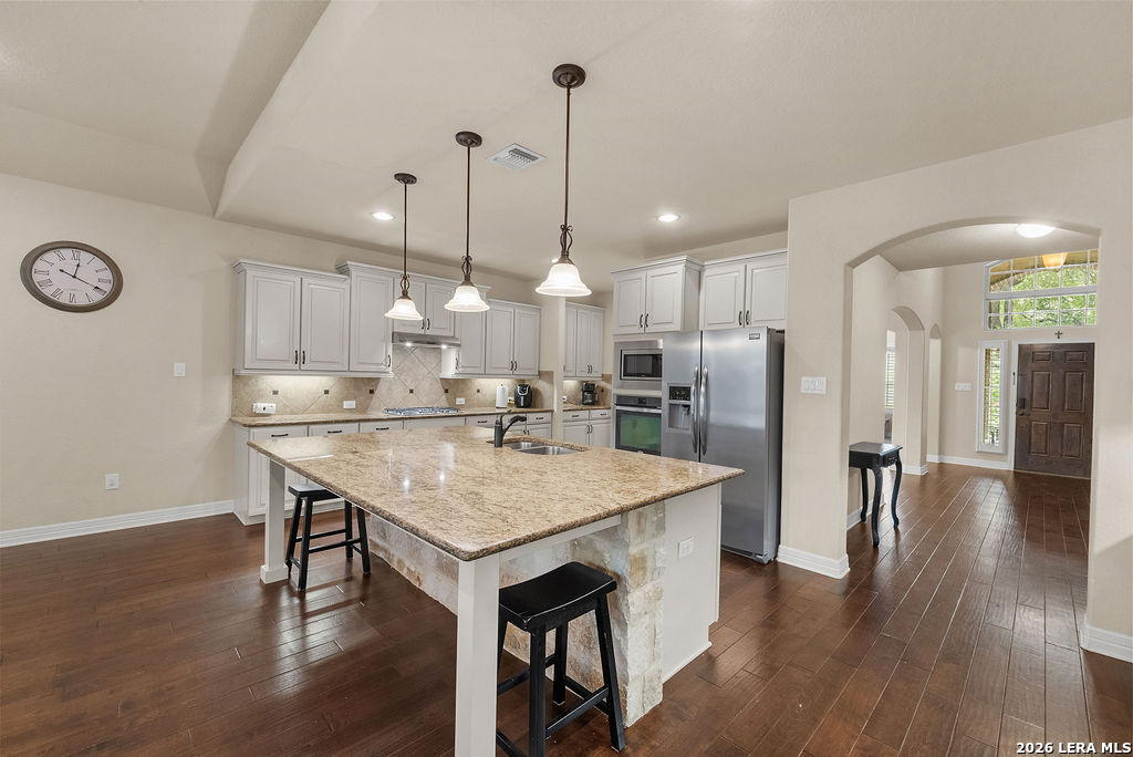 11304 Massive Mount Helotes TX 78023