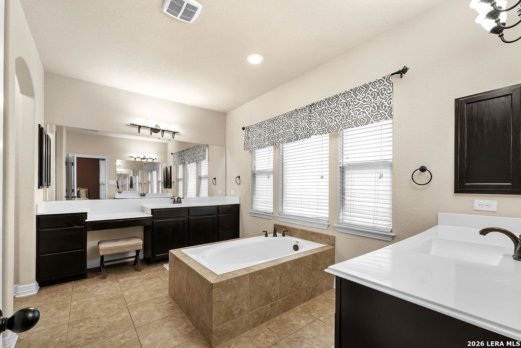 11304 Massive Mount Helotes TX 78023
