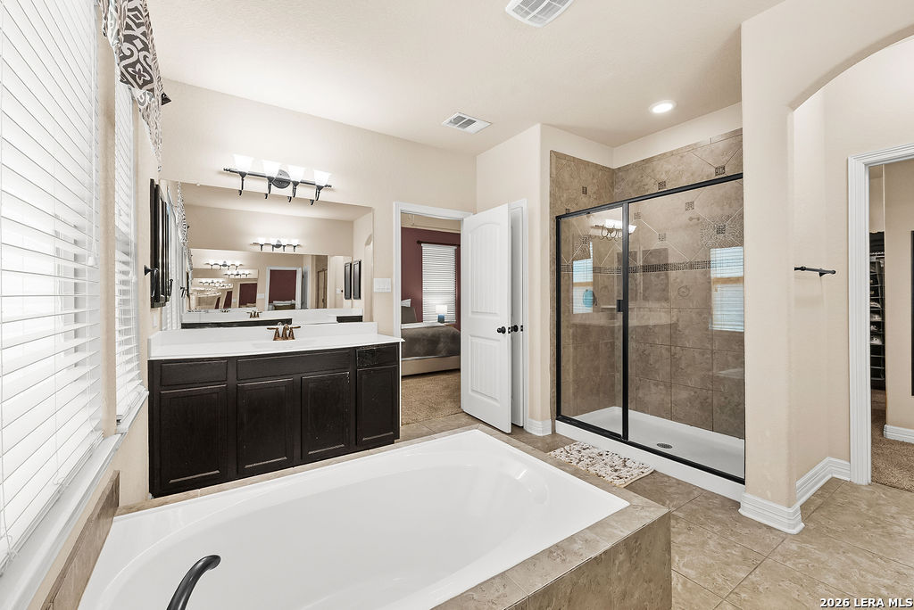 11304 Massive Mount Helotes TX 78023