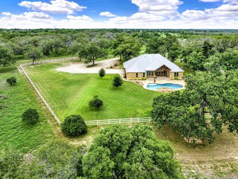 1224 Fm 3432 La Vernia TX 78101