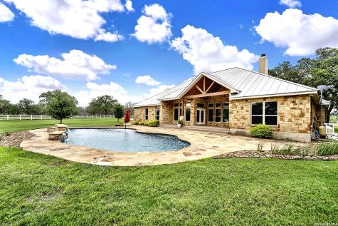 1224 Fm 3432 La Vernia TX 78101