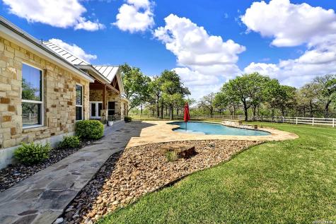 1224 Fm 3432 La Vernia TX 78101