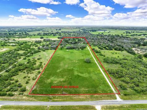 1224 Fm 3432 La Vernia TX 78101