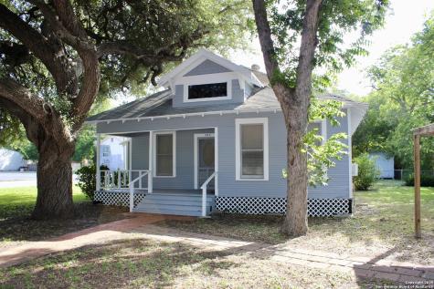 303 N 4th Street Kenedy TX 78119