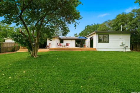 1068 Ivy Lane Terrell Hills TX 78209