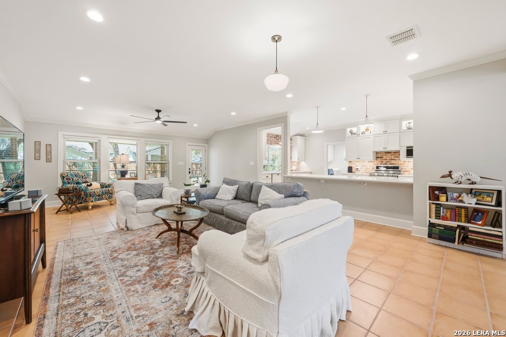 2 La Mesa New Braunfels TX 78130